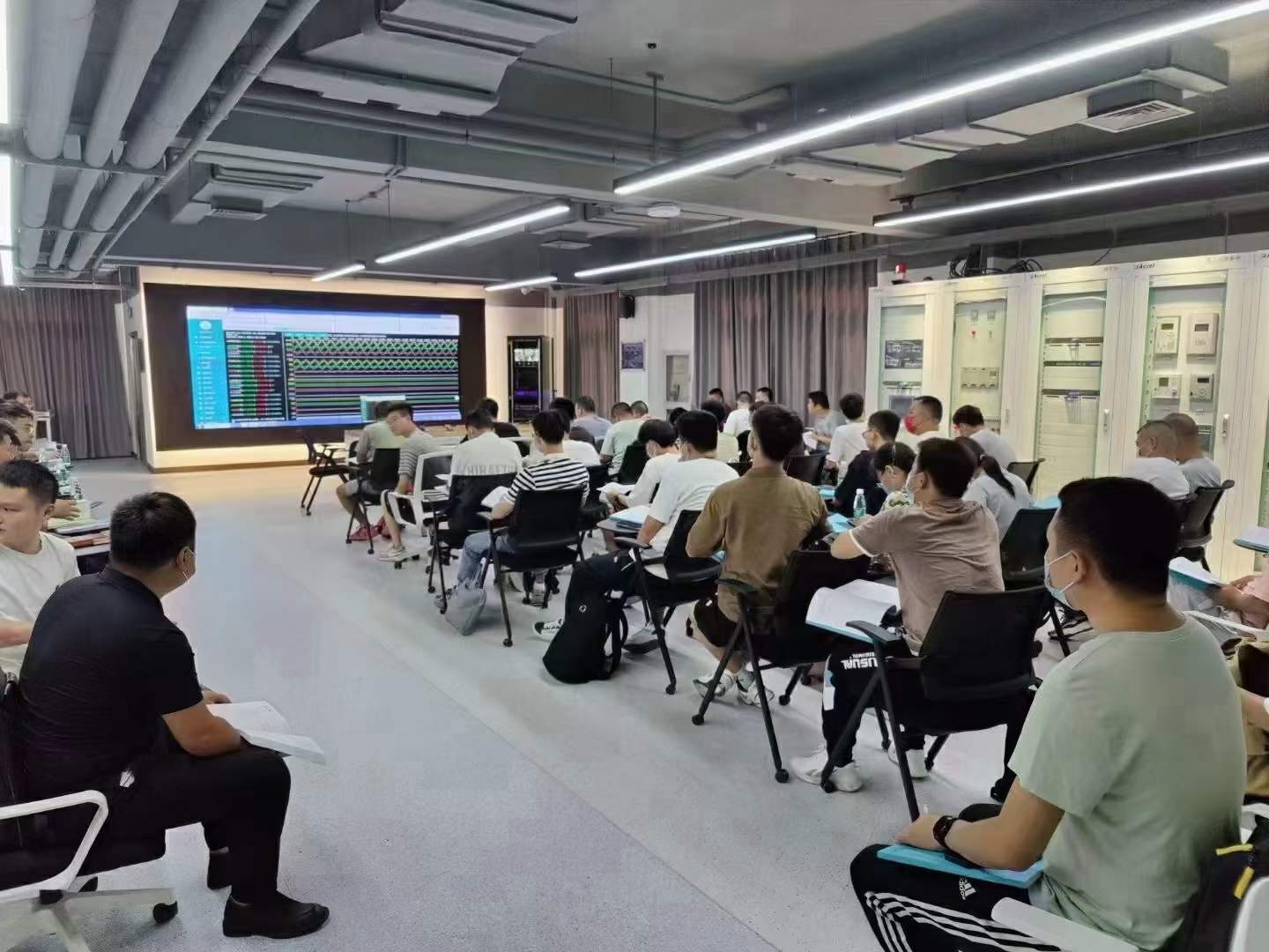 GGF-OXGL、GGF-OXQL醫(yī)用隔離電源柜系統(tǒng)接線圖